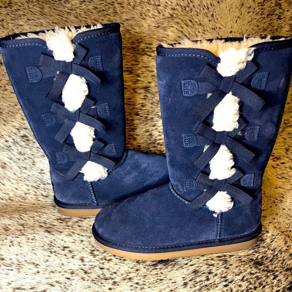 Kookaburra by UGS boots for children size 2 USA.